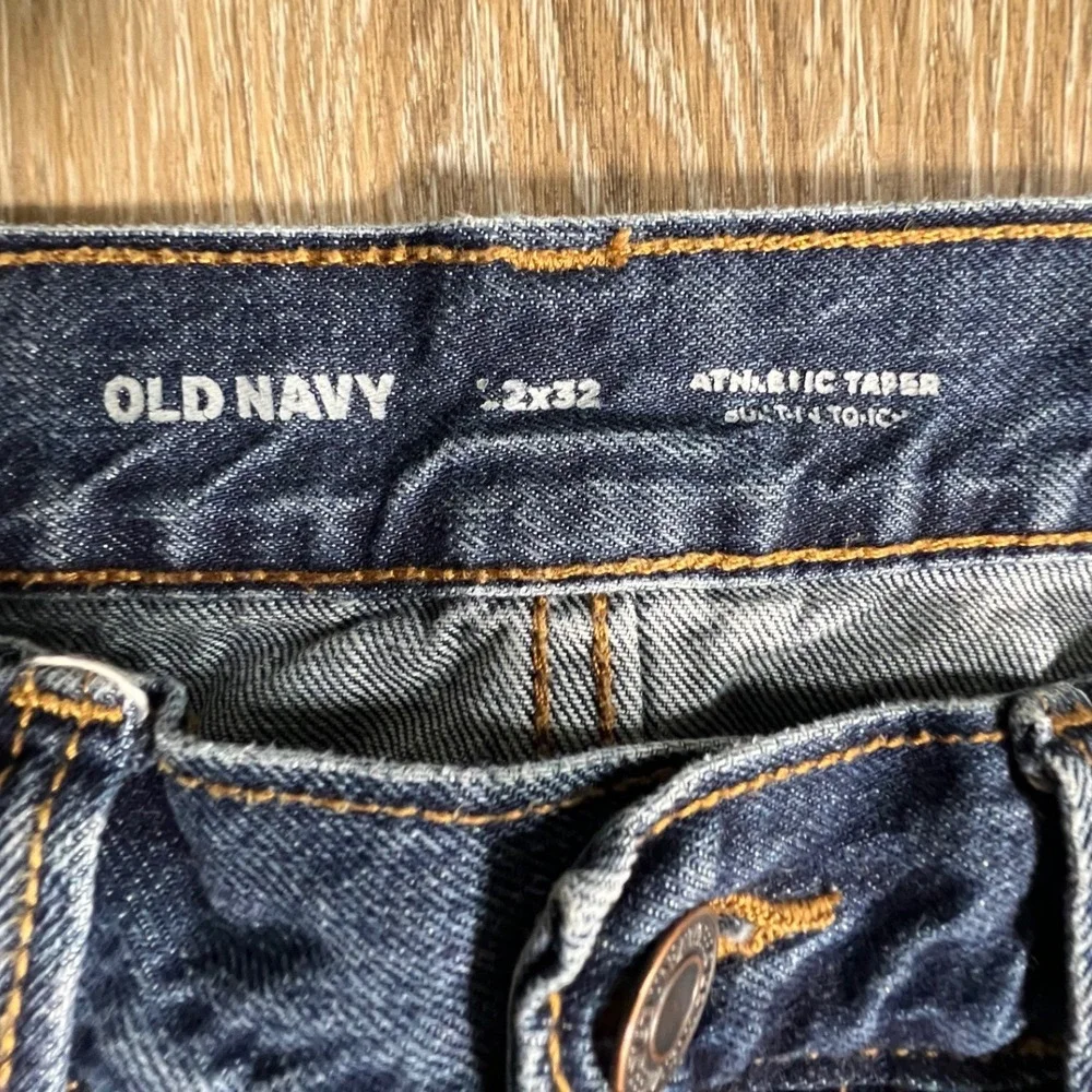 Old Navy Athletic Taper Jeans Mens 32x32 Blue Built-In Tough Denim Pants